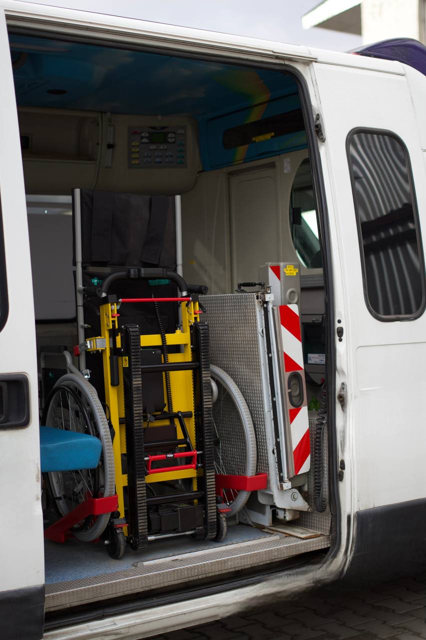 Транспортування людей з інвалідністю службою перевезень ТУРБОТА в Рівному